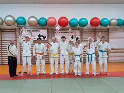 Hanbo-Jutsu in Bewegung: Erfolgreiche Prüfung bei der HNT